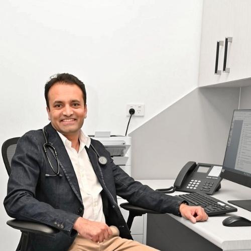 <a href="https://harbourtowndoctors.com.au/dr-haseeb-alam/" style="color:inherit;text-decoration:none;">Dr. Haseeb<br> Alam</a>